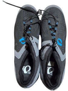 Pearl Izumi Mens Cycling Shoes  EU Size 43  BlackGrayBlue