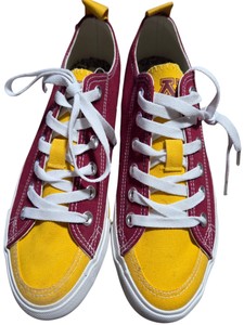Skicks University of Minnesota Golden Gophers Womens Maroon & Gold Canvas Sneakers  Size 7M