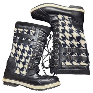 Womens Black & White Houndstooth Faux Fur Tall Lace-Up Boots  Buckle Detail Size 8.5 