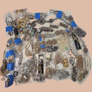 Large Bulk Fashion Costume Jewelry Lot  Necklaces Bracelets Earrings Rhinestones Pearls & More
