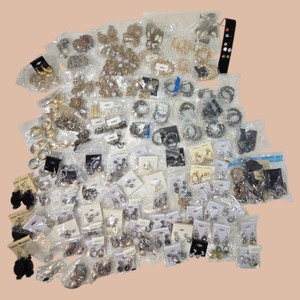 Large Assorted Fashion Costume Jewelry Lot  Earrings Bracelets Necklaces Rhinestone Pearl