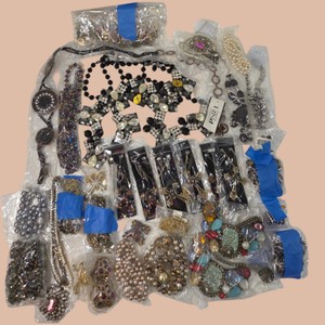 Large Mixed Fashion Costume Jewelry Lot  Necklaces, Pendants, Faux Pearls, Rhinestones & Crosses