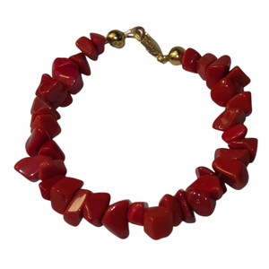 Red Chip Bead Bracelet with Gold-Tone Clasp  Costume Jewelry