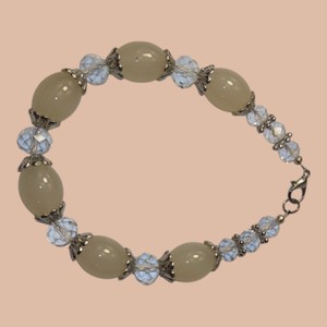 Pale Green & Clear Beaded Bracelet  Gold-Tone Floral Spacersp