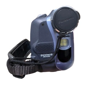 Panasonic PV-GS12 MiniDV Camcorder 20x Optical Zoom w Battery & Lens Cap  Untested