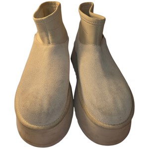 UGG SN 1158275 White Platform Ankle Boots  Womens Size 8