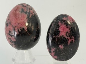 Striking Statement Rhodonite Egg &amp Ergonomic Massage Palm Stone  High-Contrast Rose and Black Silicate Cabinet Specimen. (15.5 oz  440 g)