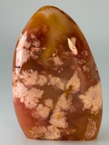 Stunning Flower Agate Freeform. (9.6 oz  273 g)