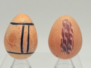 Pair of Handcrafted Kisii District Kenyan Soapstone Decorative Eggs,(1 lb .6 oz  471 g)