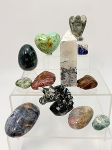 12pc Moss Agate Crystal Lot  Carved Angel Unicorn Egg Heart  Tower &amp Polished Palm Pocket Stones  Abundance Gemstones. (1 lb 2.1 oz  516 g)