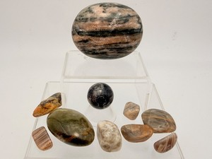 Premium Black Moonstone Palm Stones &amp Specimens Polished Flashy Tumbled Pocket Crystals For Auction. (11.6 oz  330 g)