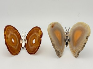 Set of 2 Vintage Natural Agate Slice Butterfly Sculptures. (6.4 oz  183 g)