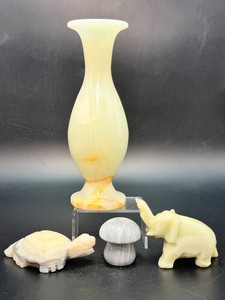 Vintage 4Pc Hand-Carved Banded Onyx Stone Set Mid-Century Bud Vase, Lucky Elephant, Tortoise &amp Gray Mushroom Figurines. (3 lbs 0.7 oz  1 kg 382 g)