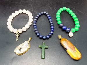 Curated 6-Piece Natural Gemstone Jewelry Estate Collection  Premium Beaded Stretch Bracelets (Rose Quartz, Lapis Lazuli, Green Jade) &amp Artisan Statement Pendants (Agate Druzy Geode, Carved Nephrite Cross, Picture Jasper). (3.4 oz 99 g)