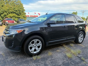 2014 Ford Edge SE  156k Miles  No Accidents  (NO RESERVE)