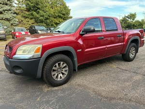 2006 Mitsubishi Raider Duro Cross V8  137k Miles  4 Wheel Drive  (NO RESERVE)