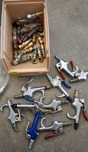 LARGE LOT OF AIR COMPRESSOR HOSE NOZZLES