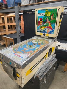 1969 ROAD RACE PINBALL MACHINE
