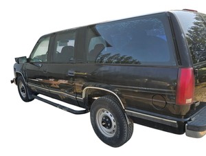 1999 Chevrolet Suburban 1500 4x4 | 5.7L V8 | Snow Plow | 171K Miles
