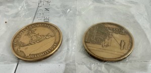 Lot of 2 vintage military bronze medals, FRA USS Missouri & Vietnam The Wall memorial coin