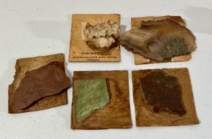 Vintage mounted mineral & rock lot, Arizona, Chrysocolla, agate & more