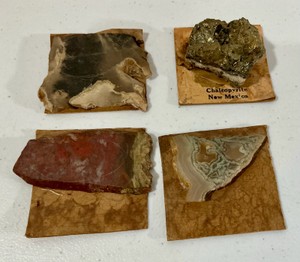 Vintage mounted mineral & rock specimen lot- NM Chalcopyrite, moss agate & more