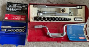 Various partial ratchet and socket sets