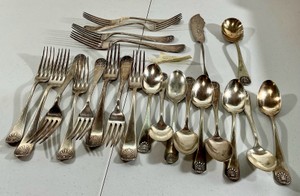 Vintage Lot Shell Spoons Forks Butterknife Sugar Spoon silverware Silver plate WM Rogers Sonnaa Hallmarked Towle