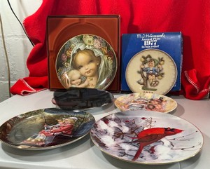 Vintage 1977 M.J Hummel plates, cardinals, Madonna & child, Christmas