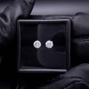 1.00 Carat Matched Pair of Lab-Grown Round Brilliant Diamonds Retail $1,500  $50 Setting Gift Certificate