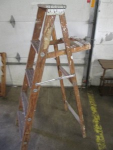 Wood step ladder 5 foot