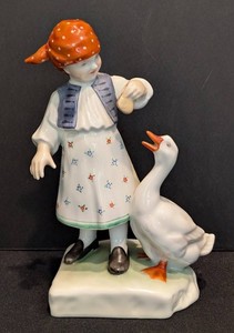 SR - Porcelain Figurine - Herend Girl With Goose Hand-Painted 7 in