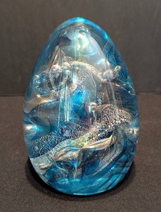 s - Sigwarth Glass Studio Signed Hand-Blown Egg-Shaped Art Glass Paperweight  Sculpture