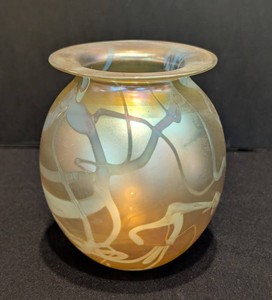 SR - Robert Eickholt Style Iridescent Art Glass Ovoid Vase 5