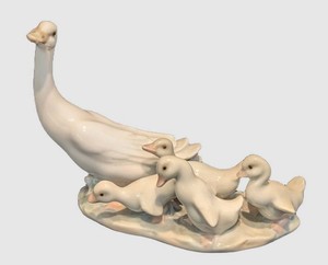 SR - Lladr Porcelain Figurine #1307 Little Ducks After Mother Retired