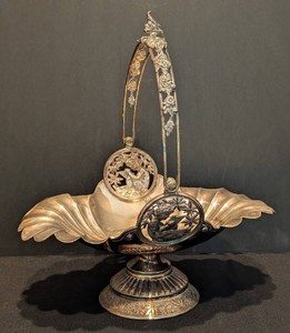 SR - Vintage Silver Plated Brides Basket - Ornate Floral Design