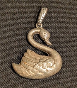 SR - Swan Pendant - Silver-Tone Detailed Bird Jewelry