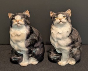 LR - Pair of Royal Doulton Seated Persian Cat Figurines, Model number HN999.