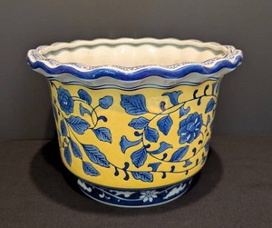 BR - Ceramic Planter - Yellow & Blue Floral Scalloped Cachepot