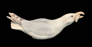 BR - B&G Bing & Grndahl Seagull with Fish Figurine #1808