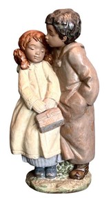 DR - Vintage Lladr Figurine A Moment of Tenderness No. 2249