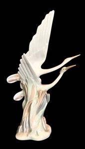 DR - Porcelain Crane Figurine - NAO DAO B-16-M