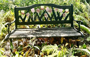 FY - Garden Bench - Cast Iron Frame, Slatted Wood & Tulip Motif