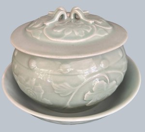 BR1 - Vintage Celadon Porcelain - Longquan Jar With Lid & Bowl (Lot of 2)
