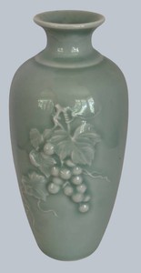 O - Vintage Ceramic Vase - Seldon Grapevine Relief