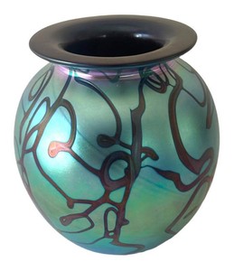 DR - Gorgeous Iridescent Art Glass Vase