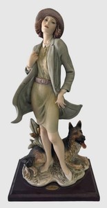 FR - Vintage Sonia Porcelain Figurine by Giuseppe Armani for Florence
