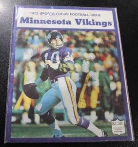 1975 Sports Focus Football Issue Minnesota Vikings w 11 Signatures