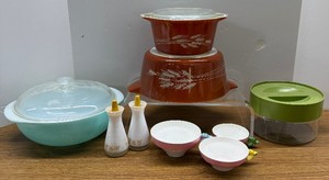 Vintage Pyrex And Vintage Kitchen