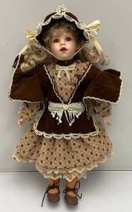 Vintage Collectible Franklin Mint Coca-Cola Doll SARAH 19 Heirloom Collector Porcelain Figurine